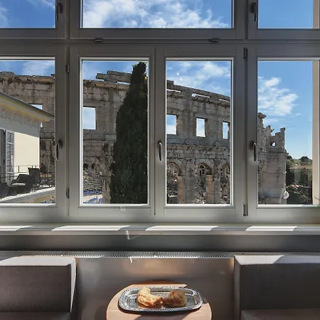 Lägenhet Arena & Seaview Luxurious Pula