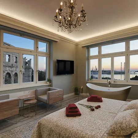 Arena & Seaview Luxurious *