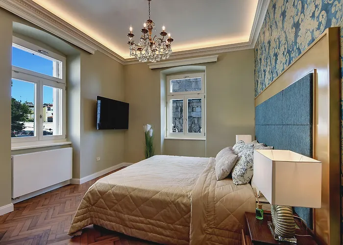 Arena & Seaview Luxurious