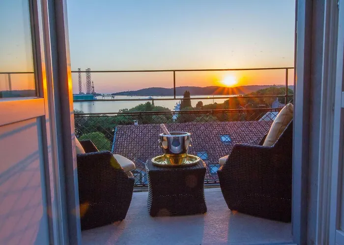 Διαμέρισμα Arena & Seaview Luxurious *