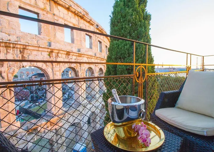Arena & Seaview Luxurious * Πούλα