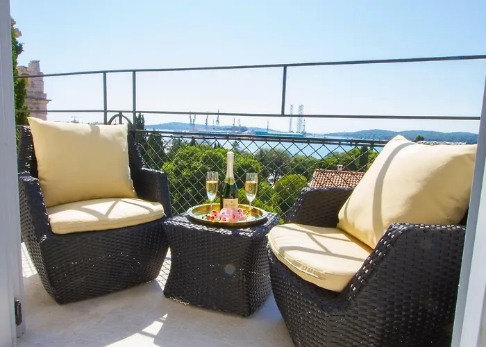 Arena & Seaview Luxurious Apartamento Pula