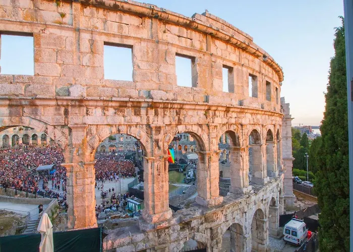 Arena & Seaview Luxurious