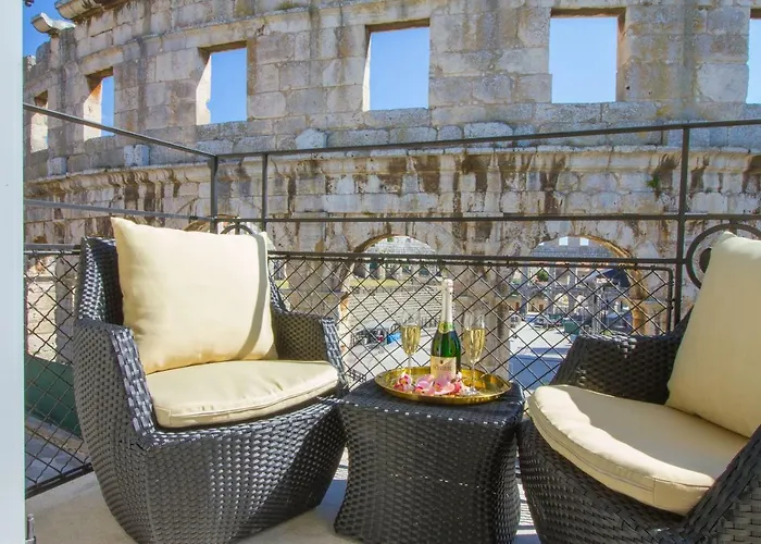 Arena & Seaview Luxurious Apartamento Pula