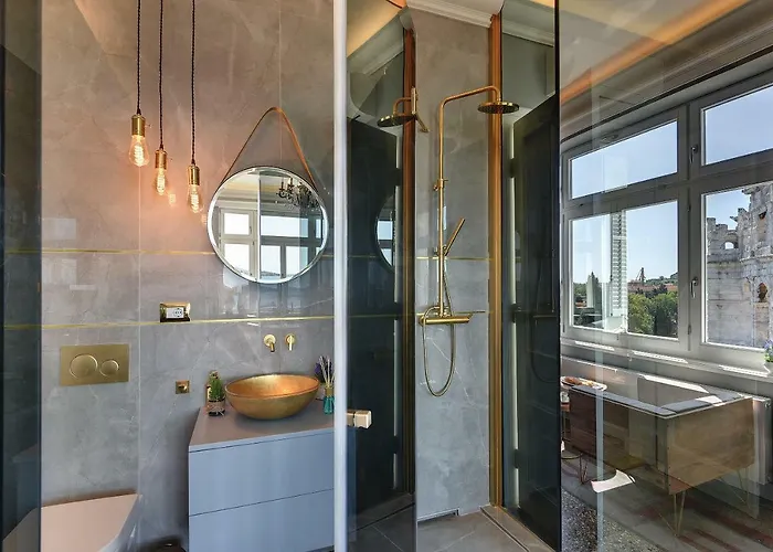 Arena & Seaview Luxurious Πούλα