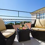 Arena & Seaview Luxurious Apartamento