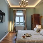 Arena & Seaview Luxurious Apartamento *