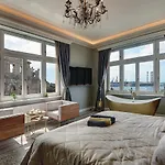 Arena & Seaview Luxurious Apartamento