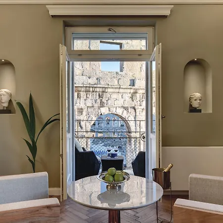 아파트 Arena & Seaview Luxurious 풀라