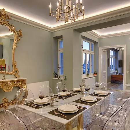 Arena & Seaview Luxurious 아파트