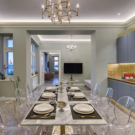 Arena & Seaview Luxurious *