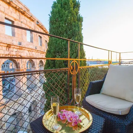 Arena&sea View Luxurious