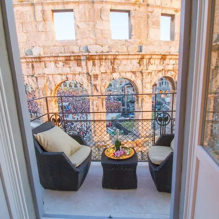 Arena & Seaview Luxurious